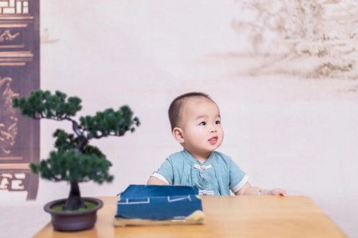 白山宝宝喊肚子疼怎么回事